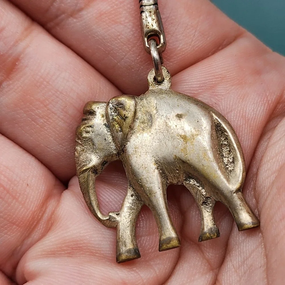 Vintage Gold Tone Elephant Keychain Lucky Animal Charm Key Ring Boho Bag Gift